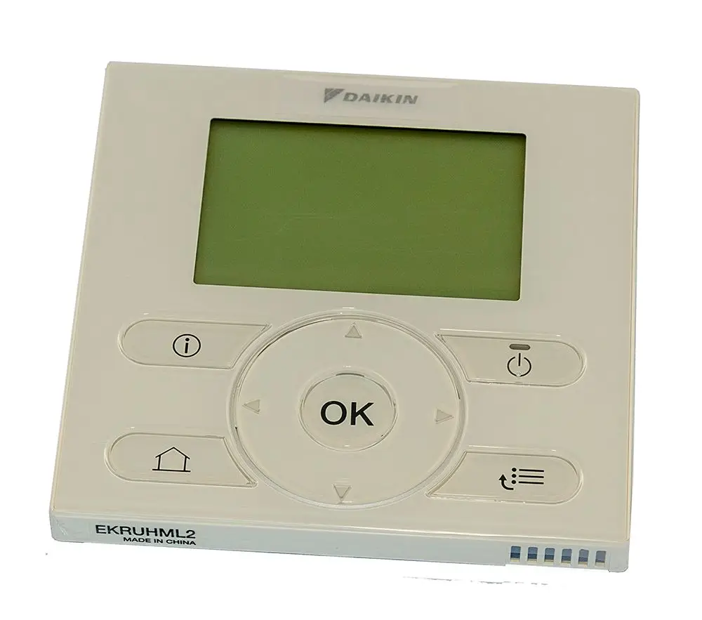 Daikin Controller mit Display und Tasten, zur Steuerung eines Heizsystems. Ansicht auf der Vorderseite mit Bedienelementen zur Navigation und Einstellungen.